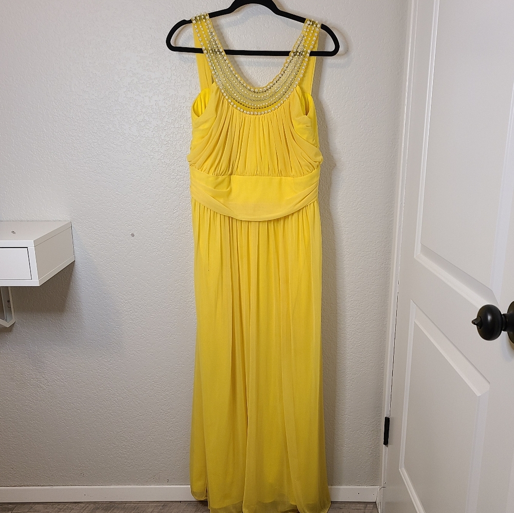 Yellow Woman's Party Dress Size 18